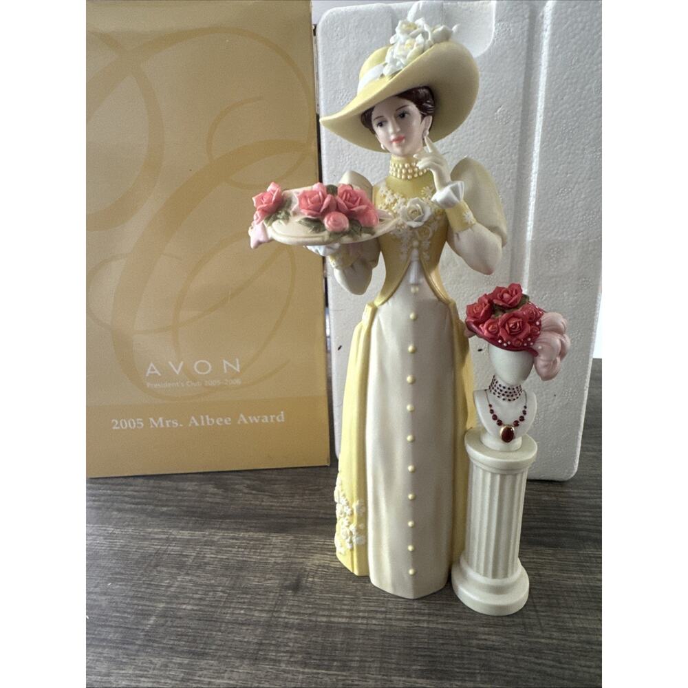 Avon President's Club 2011 Figure Mrs. Albee Original Box